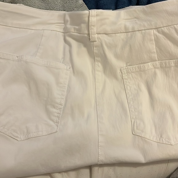 Ruby Rd Capris - Picture 3 of 3